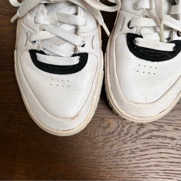 White and Black Puma Sneakers - Picture 12 of 13